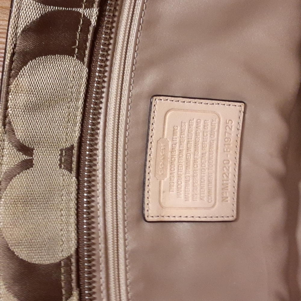 Signature C handbag coach - Picture 7 of 11